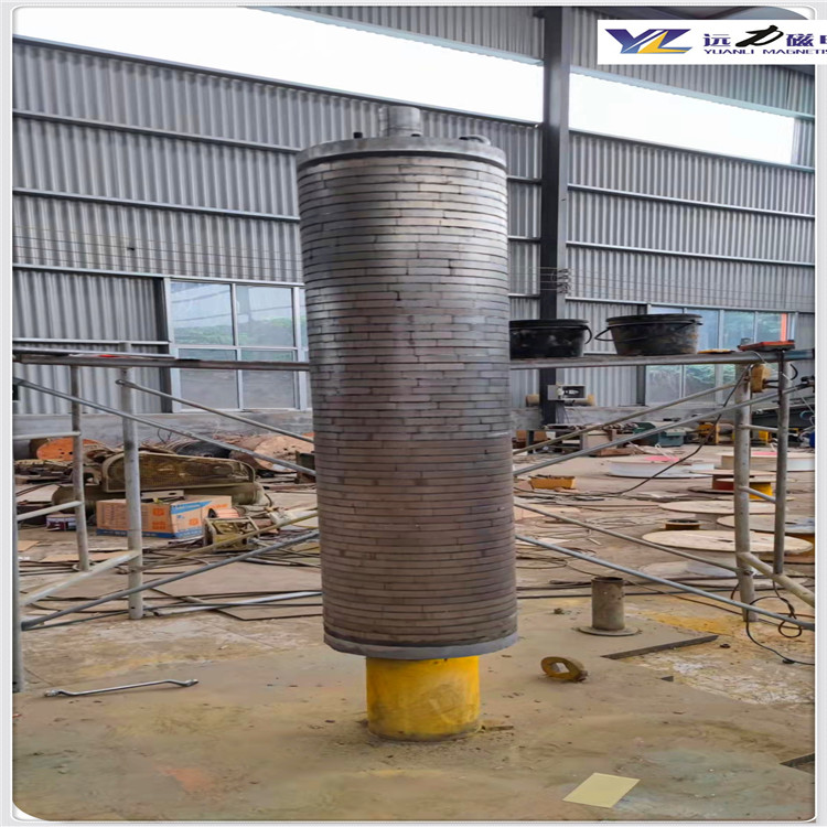 磁選機，滾筒磁選機促進(jìn)選礦領(lǐng)域整體的發(fā)展_滾筒磁選機促進(jìn)選礦領(lǐng)域整體的發(fā)展如何調(diào)磁選角_參數(shù)調(diào)磁及品牌價格