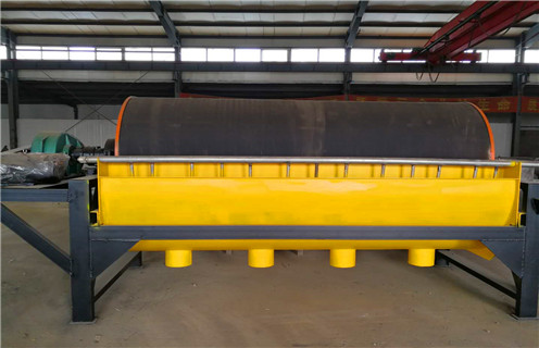 濕式磁選機，赤鐵礦濕式磁選機提高客戶的除鐵體驗效果_釩鈦鐵礦濰坊濕式磁選機廠家，濕式磁選機性能優劣一試便知型號參數及磁場強度