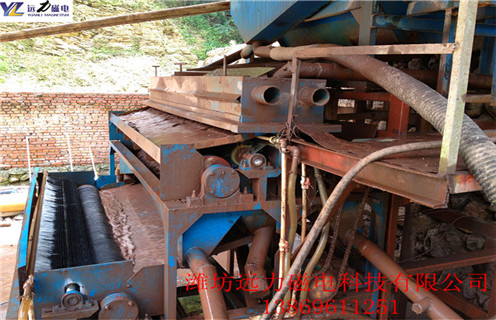 干粉磁選機，哪個廠家的干粉磁選機設備好_磁性礦哪個廠家的干粉磁選機設備好_哪個廠家的干粉磁選機設備好工作視頻皮帶及結構價格